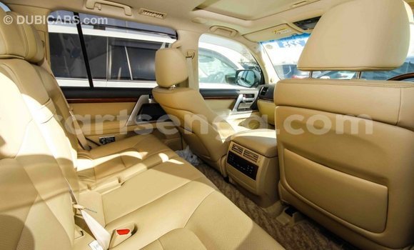 Buy Import Toyota Land Cruiser White Car in Import - Dubai in Hhohho Buy Import Toyota Land Cruiser White Car in Import - Dubai in Hhohho