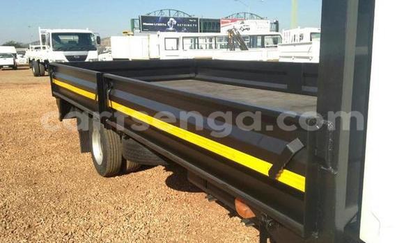 Nunua Ilio tumika Hino 300 Series Black Lori ndani ya Big Bend nchini Wilaya ya Lubombo Nunua Ilio tumika Hino 300 Series Black Lori ndani ya Big Bend nchini Wilaya ya Lubombo