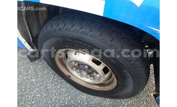 Acheter Import Voiture Nissan Caravan Blanc à Import - Dubai, Hhohho Acheter Import Voiture Nissan Caravan Blanc à Import - Dubai, Hhohho