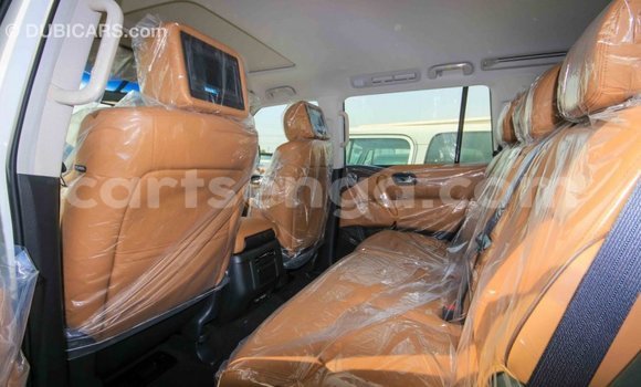 Buy Import Nissan Patrol White Car in Import - Dubai in Hhohho Buy Import Nissan Patrol White Car in Import - Dubai in Hhohho