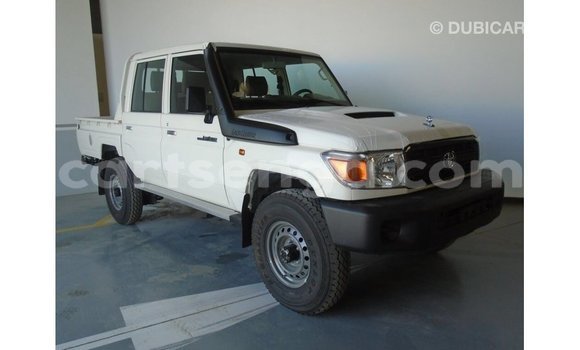 Buy Import Toyota Land Cruiser White Car in Import - Dubai in Hhohho Buy Import Toyota Land Cruiser White Car in Import - Dubai in Hhohho