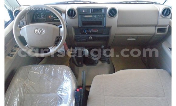 Buy Import Toyota Land Cruiser White Car in Import - Dubai in Hhohho Buy Import Toyota Land Cruiser White Car in Import - Dubai in Hhohho