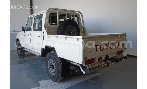 Buy Import Toyota Land Cruiser White Car in Import - Dubai in Hhohho Buy Import Toyota Land Cruiser White Car in Import - Dubai in Hhohho