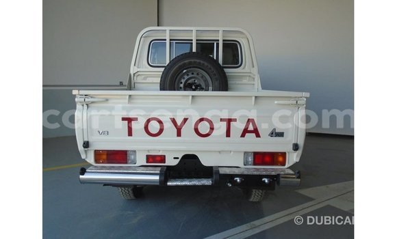 Buy Import Toyota Land Cruiser White Car in Import - Dubai in Hhohho Buy Import Toyota Land Cruiser White Car in Import - Dubai in Hhohho