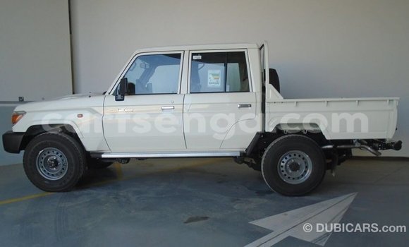 Buy Import Toyota Land Cruiser White Car in Import - Dubai in Hhohho Buy Import Toyota Land Cruiser White Car in Import - Dubai in Hhohho