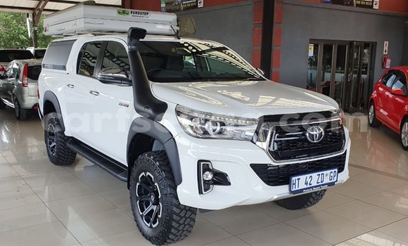 Acheter Occasion Voiture Toyota Hilux Blanc à Lobamba, Manzini