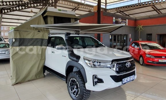 Acheter Occasion Voiture Toyota Hilux Blanc à Lobamba, Manzini Acheter Occasion Voiture Toyota Hilux Blanc à Lobamba, Manzini