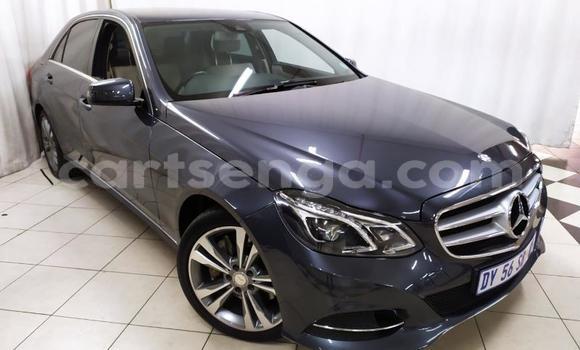 Nunua Ilio tumika Mercedes‒Benz E–Class Silver Gari ndani ya Big Bend nchini Lubombo Nunua Ilio tumika Mercedes‒Benz E–Class Silver Gari ndani ya Big Bend nchini Lubombo