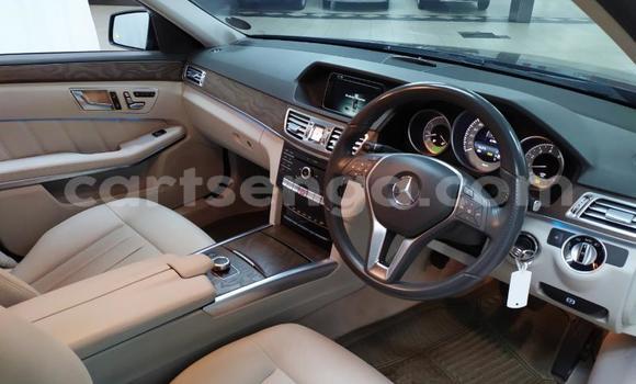 Nunua Ilio tumika Mercedes‒Benz E–Class Silver Gari ndani ya Big Bend nchini Lubombo Nunua Ilio tumika Mercedes‒Benz E–Class Silver Gari ndani ya Big Bend nchini Lubombo