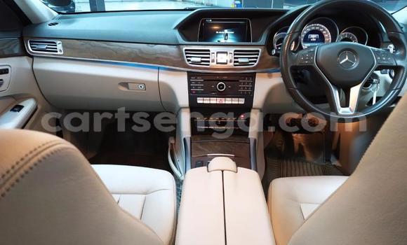 Nunua Ilio tumika Mercedes‒Benz E–Class Silver Gari ndani ya Big Bend nchini Lubombo Nunua Ilio tumika Mercedes‒Benz E–Class Silver Gari ndani ya Big Bend nchini Lubombo