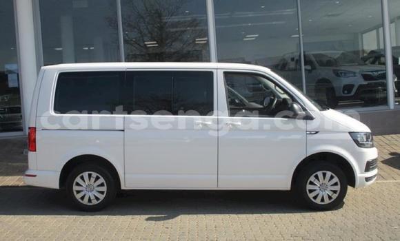 Acheter Occasion Voiture Volkswagen Caravelle Blanc à Bhunya, Manzini Acheter Occasion Voiture Volkswagen Caravelle Blanc à Bhunya, Manzini