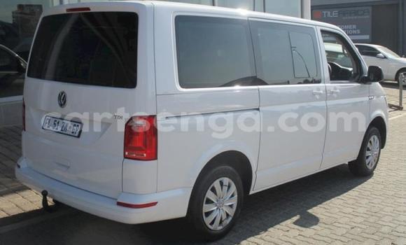 Acheter Occasion Voiture Volkswagen Caravelle Blanc à Bhunya, Manzini Acheter Occasion Voiture Volkswagen Caravelle Blanc à Bhunya, Manzini
