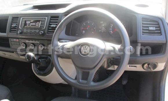Acheter Occasion Voiture Volkswagen Caravelle Blanc à Bhunya, Manzini Acheter Occasion Voiture Volkswagen Caravelle Blanc à Bhunya, Manzini