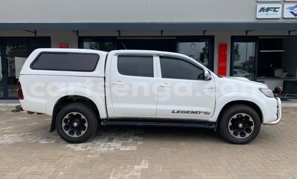 Nunua Ilio tumika Toyota Hilux White Gari ndani ya Manzini nchini Manzini Nunua Ilio tumika Toyota Hilux White Gari ndani ya Manzini nchini Manzini