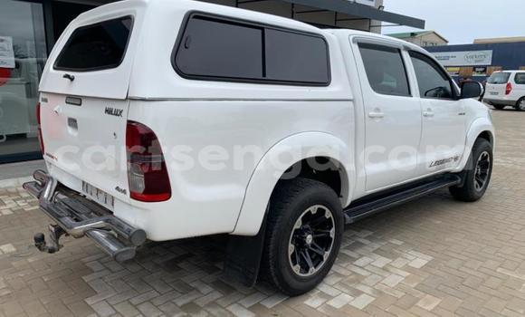 Nunua Ilio tumika Toyota Hilux White Gari ndani ya Manzini nchini Manzini Nunua Ilio tumika Toyota Hilux White Gari ndani ya Manzini nchini Manzini