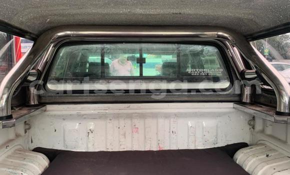 Nunua Ilio tumika Toyota Hilux White Gari ndani ya Manzini nchini Manzini Nunua Ilio tumika Toyota Hilux White Gari ndani ya Manzini nchini Manzini