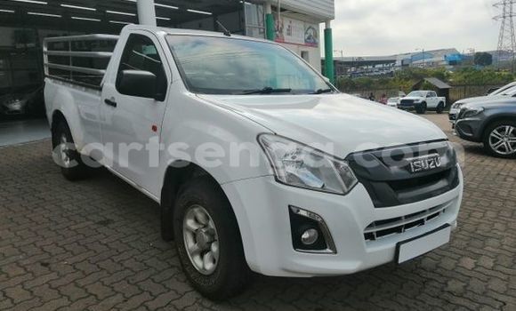 Acheter Occasion Voiture Isuzu KB Blanc à Big Bend, Lubombo District Acheter Occasion Voiture Isuzu KB Blanc à Big Bend, Lubombo District