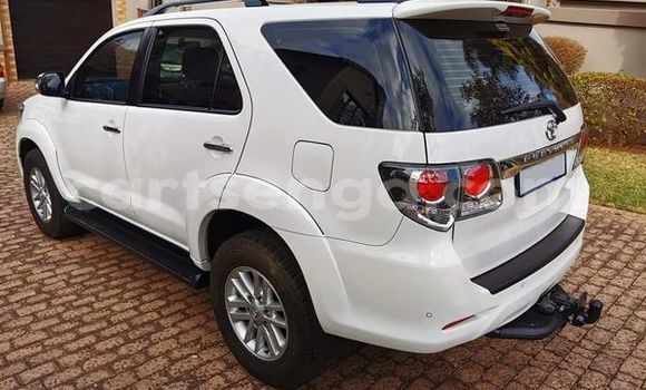 Buy Used Toyota Fortuner White Car in Big Bend in Lubombo District Buy Used Toyota Fortuner White Car in Big Bend in Lubombo District