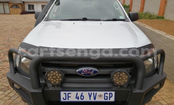 Nunua Ilio tumika Ford Ranger White Gari ndani ya Big Bend nchini Lubombo Nunua Ilio tumika Ford Ranger White Gari ndani ya Big Bend nchini Lubombo