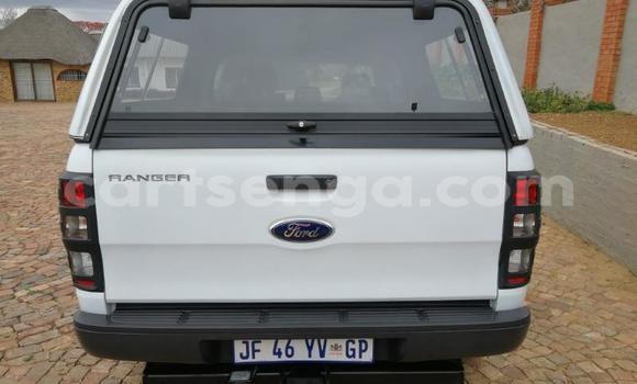 Nunua Ilio tumika Ford Ranger White Gari ndani ya Big Bend nchini Lubombo Nunua Ilio tumika Ford Ranger White Gari ndani ya Big Bend nchini Lubombo