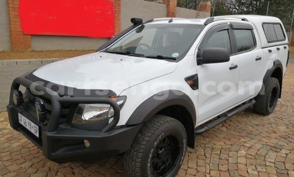 Nunua Ilio tumika Ford Ranger White Gari ndani ya Big Bend nchini Lubombo Nunua Ilio tumika Ford Ranger White Gari ndani ya Big Bend nchini Lubombo