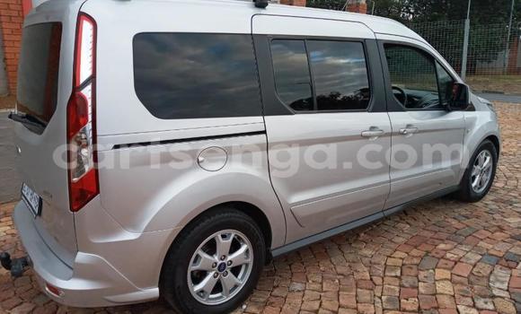 Nunua Ilio tumika Ford Granada Silver Gari ndani ya Big Bend nchini Lubombo Nunua Ilio tumika Ford Granada Silver Gari ndani ya Big Bend nchini Lubombo