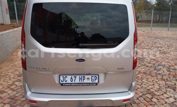 Nunua Ilio tumika Ford Granada Silver Gari ndani ya Big Bend nchini Lubombo Nunua Ilio tumika Ford Granada Silver Gari ndani ya Big Bend nchini Lubombo