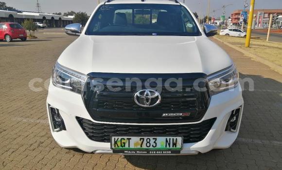 Nunua Ilio tumika Toyota Hilux White Gari ndani ya Big Bend nchini Lubombo Nunua Ilio tumika Toyota Hilux White Gari ndani ya Big Bend nchini Lubombo