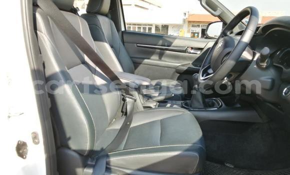 Nunua Ilio tumika Toyota Hilux White Gari ndani ya Big Bend nchini Lubombo Nunua Ilio tumika Toyota Hilux White Gari ndani ya Big Bend nchini Lubombo