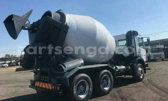 Buy Used Mercedes‒Benz V-klasse White Car in Big Bend in Lubombo District Buy Used Mercedes‒Benz V-klasse White Car in Big Bend in Lubombo District