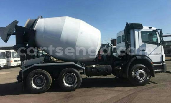 Buy Used Mercedes‒Benz V-klasse White Car in Big Bend in Lubombo District Buy Used Mercedes‒Benz V-klasse White Car in Big Bend in Lubombo District