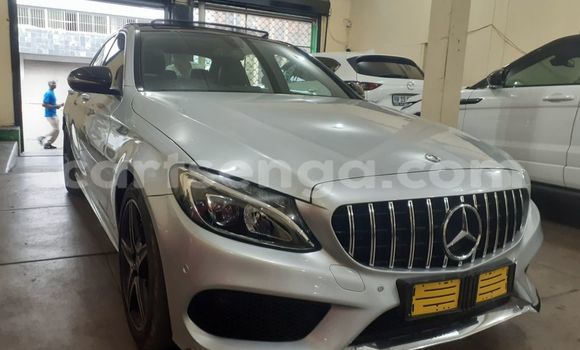 Nunua Ilio tumika Mercedes‒Benz C–Class Silver Gari ndani ya Big Bend nchini Lubombo Nunua Ilio tumika Mercedes‒Benz C–Class Silver Gari ndani ya Big Bend nchini Lubombo