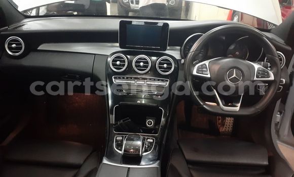 Nunua Ilio tumika Mercedes‒Benz C–Class Silver Gari ndani ya Big Bend nchini Lubombo Nunua Ilio tumika Mercedes‒Benz C–Class Silver Gari ndani ya Big Bend nchini Lubombo