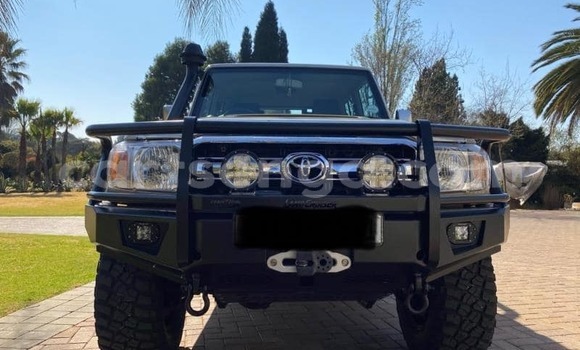 Nunua Ilio tumika Toyota Land Cruiser Beige Gari ndani ya Big Bend nchini Lubombo Nunua Ilio tumika Toyota Land Cruiser Beige Gari ndani ya Big Bend nchini Lubombo