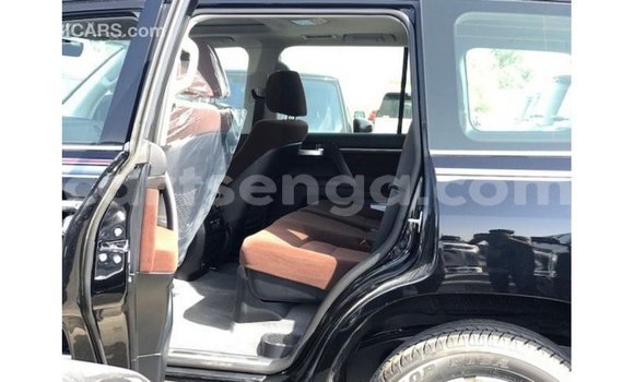 Acheter Import Voiture Toyota Land Cruiser Noir à Import - Dubai, Hhohho Acheter Import Voiture Toyota Land Cruiser Noir à Import - Dubai, Hhohho