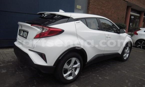 Acheter Occasion Voiture Toyota C-HR Blanc à Ezulwini, Hhohho Acheter Occasion Voiture Toyota C-HR Blanc à Ezulwini, Hhohho