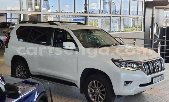 Nunua Ilio tumika Toyota Land Cruiser White Gari ndani ya Big Bend nchini Lubombo