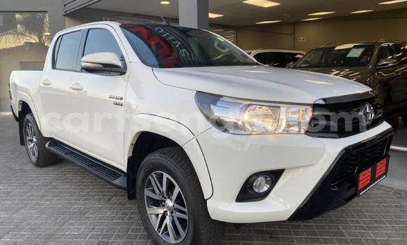 Buy Used Toyota Hilux White Car in Big Bend in Lubombo