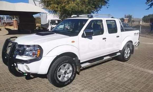 Nunua Ilio tumika Nissan Hardbody White Gari ndani ya Manzini nchini Manzini Nunua Ilio tumika Nissan Hardbody White Gari ndani ya Manzini nchini Manzini