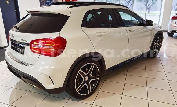 Buy Used Mercedes‒Benz 250 White Car in Import - Dubai in Hhohho Buy Used Mercedes‒Benz 250 White Car in Import - Dubai in Hhohho