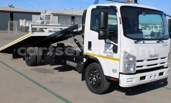 Nunua Ilio tumika Isuzu Bighorn White Lori ndani ya Big Bend nchini Lubombo Nunua Ilio tumika Isuzu Bighorn White Lori ndani ya Big Bend nchini Lubombo