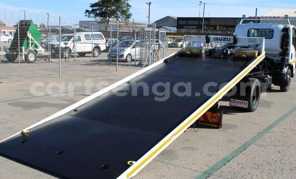 Nunua Ilio tumika Isuzu Bighorn White Lori ndani ya Big Bend nchini Lubombo Nunua Ilio tumika Isuzu Bighorn White Lori ndani ya Big Bend nchini Lubombo