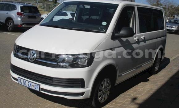 Buy Used Volkswagen Transporter White Car in Manzini in Manzini Buy Used Volkswagen Transporter White Car in Manzini in Manzini