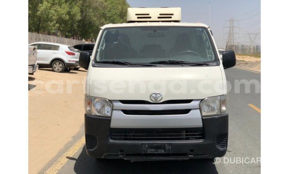 Nunua Imported Toyota Hiace White Gari ndani ya Import - Dubai nchini Hhohho Nunua Imported Toyota Hiace White Gari ndani ya Import - Dubai nchini Hhohho