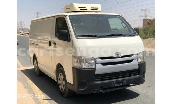 Nunua Imported Toyota Hiace White Gari ndani ya Import - Dubai nchini Hhohho Nunua Imported Toyota Hiace White Gari ndani ya Import - Dubai nchini Hhohho