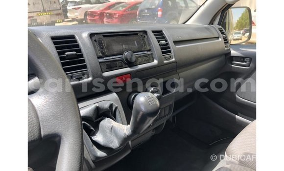 Nunua Imported Toyota Hiace White Gari ndani ya Import - Dubai nchini Hhohho Nunua Imported Toyota Hiace White Gari ndani ya Import - Dubai nchini Hhohho