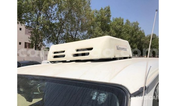 Nunua Imported Toyota Hiace White Gari ndani ya Import - Dubai nchini Hhohho Nunua Imported Toyota Hiace White Gari ndani ya Import - Dubai nchini Hhohho