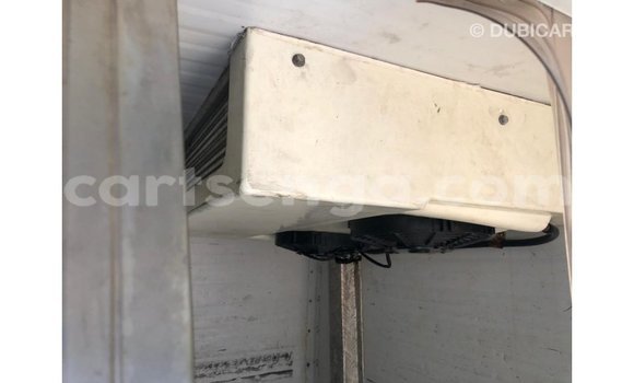 Nunua Imported Toyota Hiace White Gari ndani ya Import - Dubai nchini Hhohho Nunua Imported Toyota Hiace White Gari ndani ya Import - Dubai nchini Hhohho