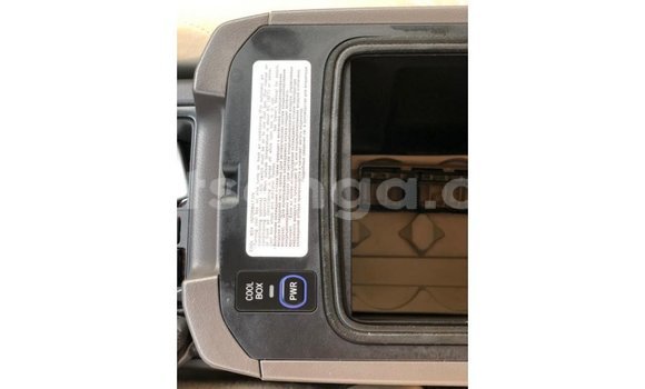 Nunua Imported Toyota Prado White Gari ndani ya Import - Dubai nchini Hhohho Nunua Imported Toyota Prado White Gari ndani ya Import - Dubai nchini Hhohho