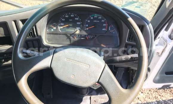 Acheter Occasion Utilitaire Nissan UD Blanc à Ezulwini, Hhohho Acheter Occasion Utilitaire Nissan UD Blanc à Ezulwini, Hhohho